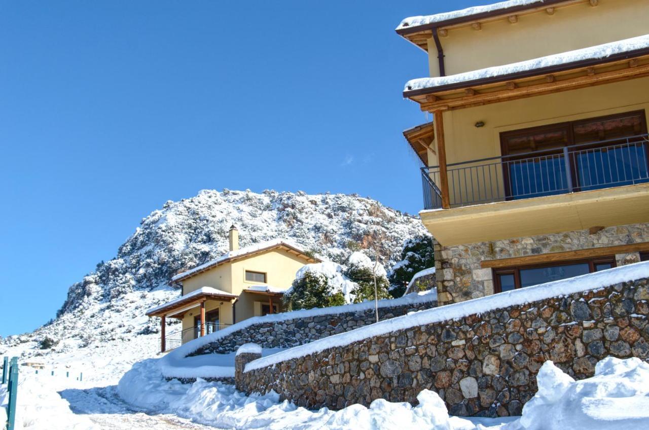 Levandes Houses Калаврита Екстер'єр фото