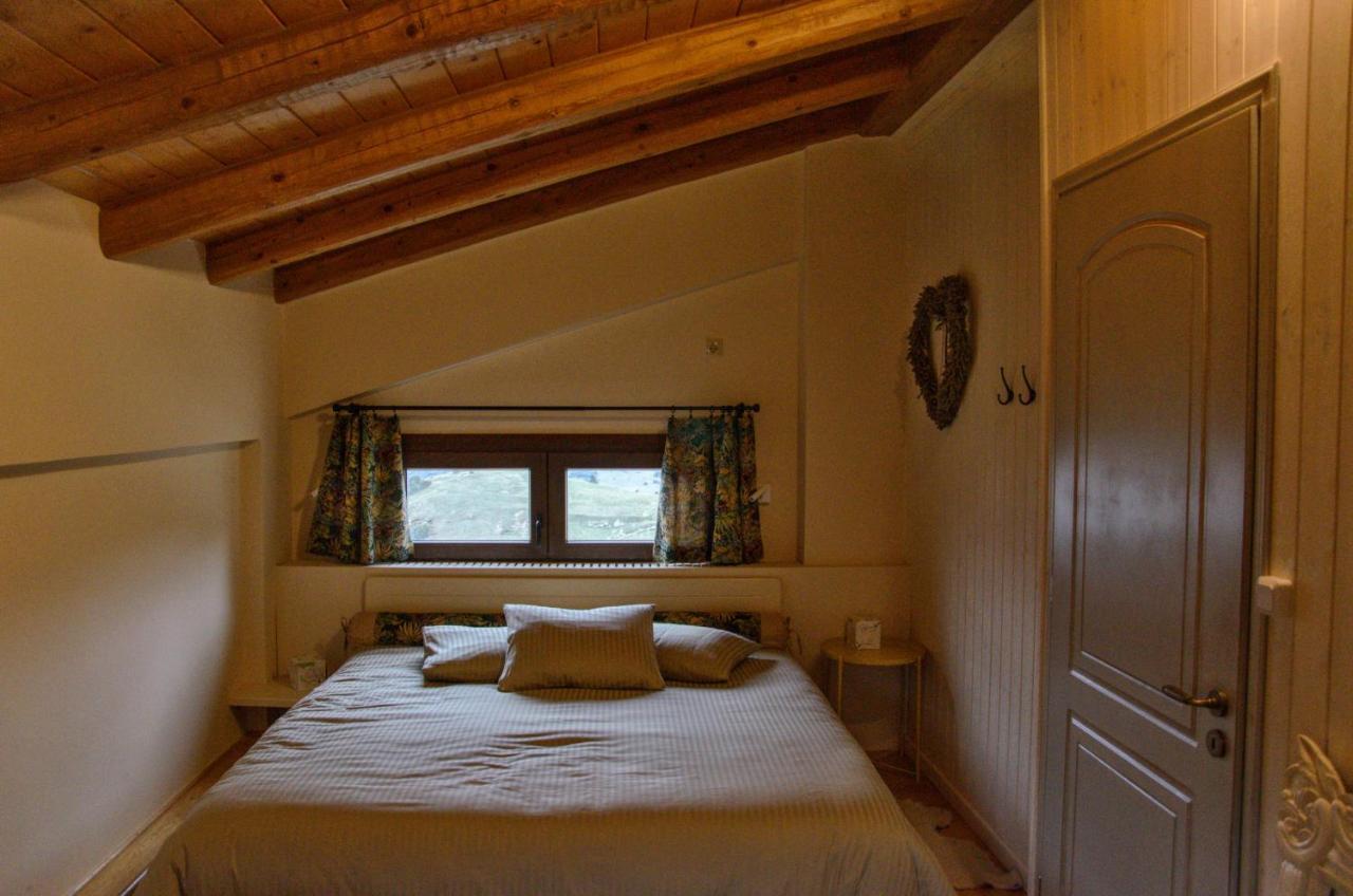 Levandes Houses Калаврита Екстер'єр фото